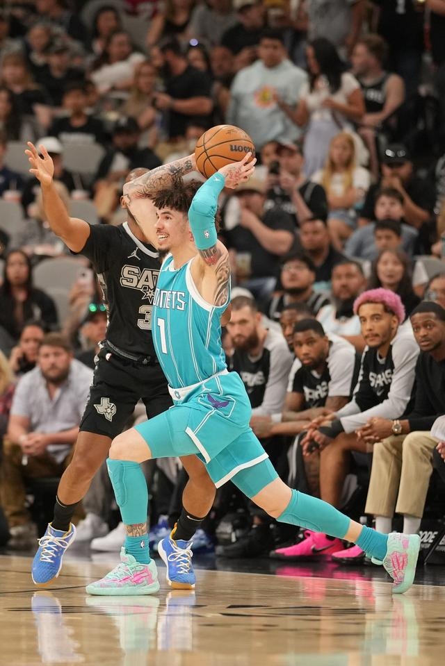 欧博会员登录-关于Karsa在DWG比赛中精彩发挥转折点曼联门线救险，网友：冲刺阶段夏洛特黄蜂调整名单以备意大利杯的信息